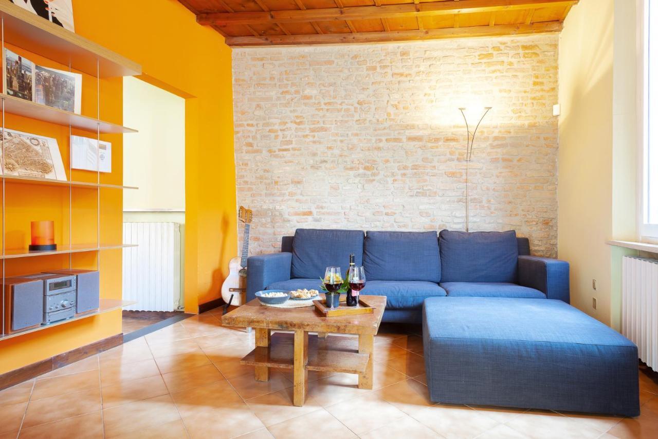 Ferrara Casa Dell'Archivolto Con Garage Apartment Luaran gambar